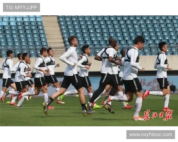 上海足球队逆袭之路揭示团结与拼搏的力量与荣耀